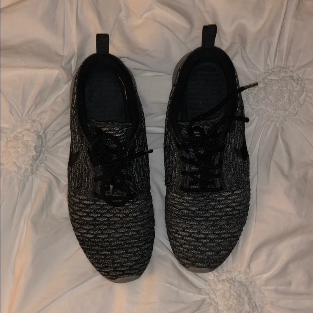 Nike roshes
